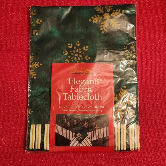 NWT Elegant Fabric Tablecloth - Picture 1 of 7